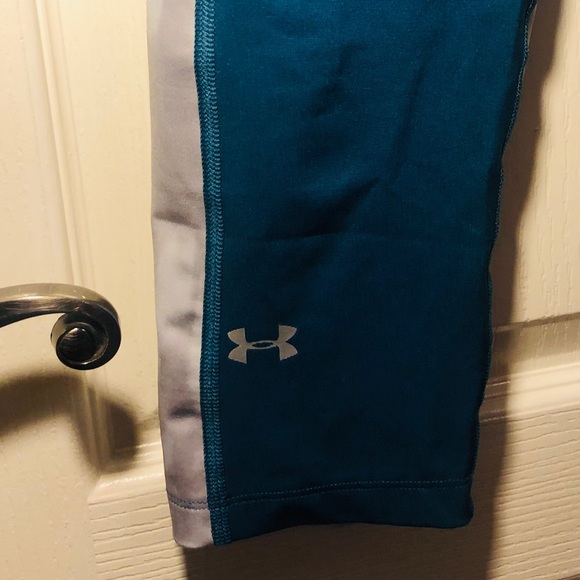 Under Armour Cropped Leggings - Picture 5 of 6